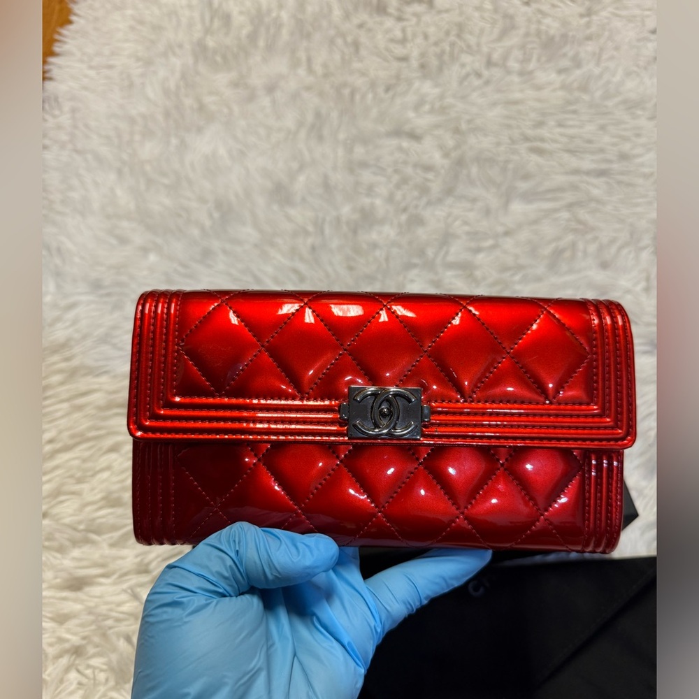 Chanel Red Patent Leather Single Flap Boy Continental Wallet - Picture 5 of 16